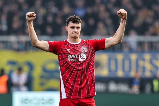 Eric Martel 1 FC Köln,6 is happy about the victory 2 Soccer Bundesliga season 2024 2025 Eintracht Braunschweig vs 1 FC Köln at Eintracht Stadium in Braunschweig single picture,action,soccer,man,men,Germany,01 02 2025