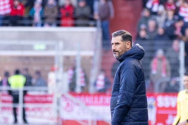 01 02 2025, Soccer, GER, Season, 2 Liga, Season 2024 2025, 20 Matchday, SSV Jahn Regensburg Hertha BSC Berlin Cristian Fiel Coach Hertha DFL REGULATIONS PROHIBIT ANY USE OF PHOTOGRAPHS AS IMAGE SEQUENCES AND OR QUASI VIDEO