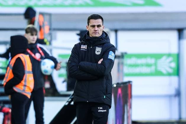Sport, Football, 2 Bundesliga Season 2024 2025 20 Matchday Fortuna Düsseldorf SSV Ulm 1846 01 02 2025, MERKUR SPIEL ARENA Thomas Wörle Coach, SSV Ulm 1846 Düsseldorf MERKUR SPIEL ARENA North Rhine-Westphalia Germany