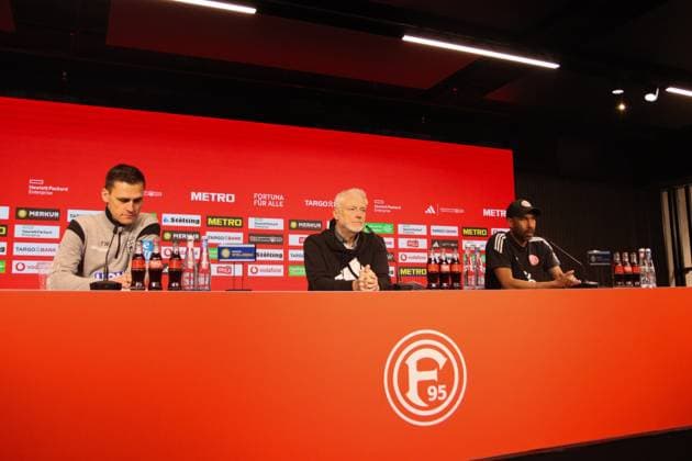 01 02 2025, xfanx, Soccer 2 Bundesliga, Fortuna Duesseldorf SSV Ulm 1846 f l Head coach Thomas Wörle Woerle SSV Ulm 1846 and head coach Daniel Thioune Fortuna Duesseldorf , right in the picture, at the press conference in Duesseldorf DFL DFB REGULATIONS PROHIBIT ANY USE OF PHOTOGRAPHS as IMAGE SEQUENCES and or QUASI VIDEO Duesseldorf mfan