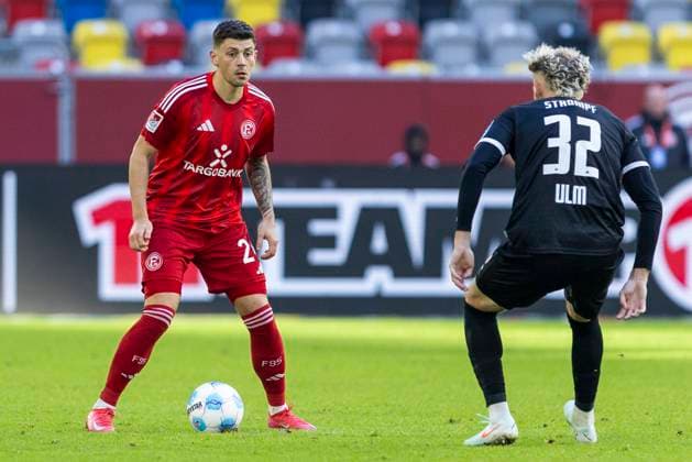 2 Fußball Bundesliga Fortuna Düsseldorf SSV Ulm 1846 Fussball, 01 02 2024 Dawid Kownacki Fortuna Düsseldorf, 24 2 Fussball Bundesliga, Fortuna Düsseldorf SSV Ulm 1846 Fussball, 20 Spieltag, am 01 02 2024, Merkur Spiel Arena, Düsseldorf DFL regulations prohibit any use of photographs as image sequences and or quasi video Copyright: xBEAUTIFULxSPORTS Meuselx