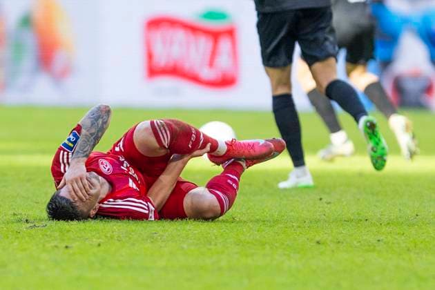 2 Soccer Bundesliga Fortuna Düsseldorf SSV Ulm 1846 Football, 01 02 2024 Dawid Kownacki Fortuna Düsseldorf, 24 with pain on the ground 2 Soccer Bundesliga, Fortuna Düsseldorf SSV Ulm 1846 Football, 20 Matchday, on 01 02 2024, Merkur Spiel Arena, Düsseldorf DFL regulations prohibit any use of photographs as image sequences and or quasi video Copyright: xBEAUTIFULxSPORTS Meuselx
