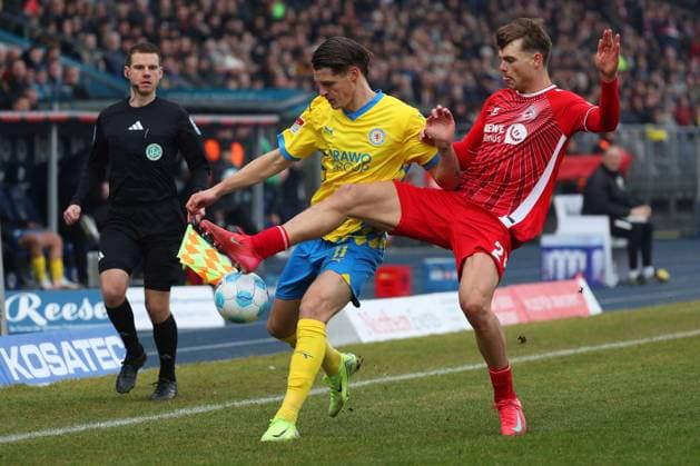 Braunschweig vs Cologne, 2 BL Braunschweig, 01 02 2025, FOOTBALL Eintracht Braunschweig vs 1 FC Cologne, 2 BL, Season 2024 25 Levente Szabo Eintracht Braunschweig , Steffen Tigges 1 FC Cologne Braunschweig