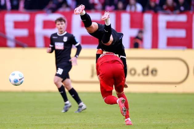 KOWNACKI Dawid Fortuna Duesseldorf with captain REICHERT Johannes DFL 2 Bundesliga season 2024 2025 match Fortuna Duesseldorf SSV Ulm 3 2 on 01 02 2025 in Duesseldorf DFL REGULATIONS PROHIBIT ANY USE OF PHOTOGRAPHS as IMAGE SEQUENCES and or QUASI VIDEO Copyright: xLacixPerenyix
