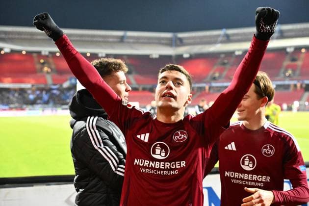 31 01 2025 Soccer Season 2024 2025 2 Soccer Bundesliga 20 Matchday 1 FC Nürnberg FCN Club SV Darmstadt 98 SVD Lilien Sportfoto Zink xwoxzix DFL regulations prohibit any use of photographs as image sequences and or quasi video only for editorial use Stefanos Tzimas 9, 1 FC Nürnberg FCN ballt Faust Fäuste Jubel Freude nach Spielende