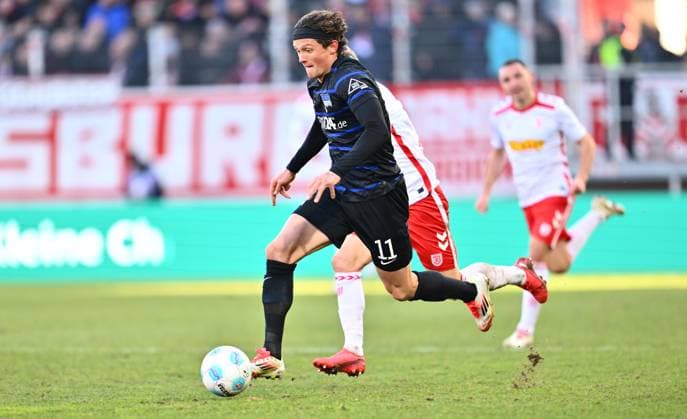 01 02 2025 Soccer Season 2024 2025 2 Soccer Bundesliga 20 Matchday SSV Jahn Regensburg Hertha BSC Berlin Sportfoto Zink xwoxzix DFL regulations prohibit any use of photographs as image sequences and or quasi video only for editorial use Fabian Reese 11, Hertha BSC Berlin