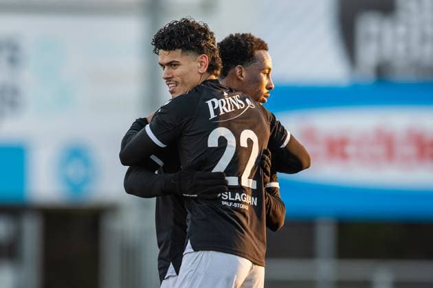 KATWIJK. 01-02-2025. Sportpark Nieuw Zuid. Betnation Divisie. Dutch Tweede Divisie Football, season 2024 2025. Match between Quick Boys - GVVV. GVVV player Quiermo Dumay and GVVV player Tariq Dilrosun celebrate after winning the match (final score 0-2). Quick Boys - GVVV  x27652657x Copyright: