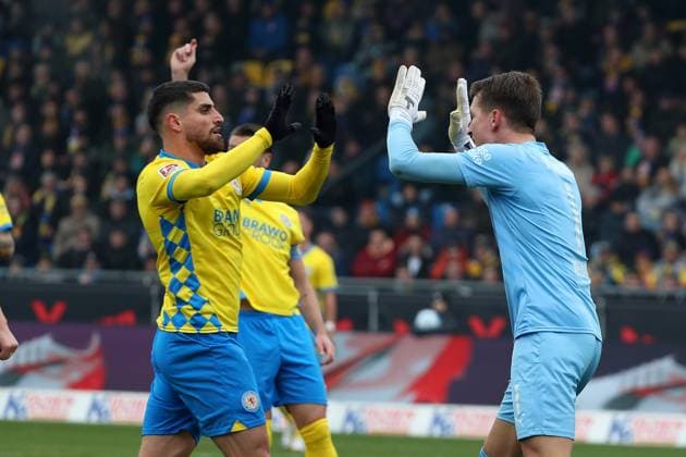 Braunschweig vs Cologne, 2 BL Braunschweig, 01 02 2025, FOOTBALL Eintracht Braunschweig vs 1 FC Cologne, 2 BL, Season 2024 25 Fabio Di Michele Sanchez Eintracht Braunschweig , Goalkeeper Ron Thorben Hoffmann Eintracht Braunschweig Braunschweig