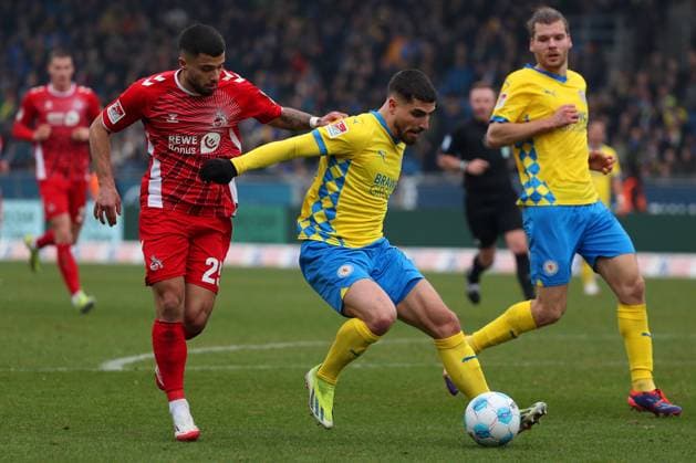 Braunschweig vs Cologne, 2 BL Braunschweig, 01 02 2025, FOOTBALL Eintracht Braunschweig vs 1 FC Cologne, 2 BL, Season 2024 25 Jusuf Gazibegovic 1 FC Cologne , Fabio Di Michele Sanchez Eintracht Braunschweig Braunschweig