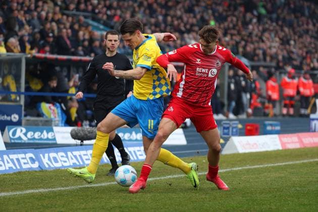 Braunschweig vs Cologne, 2 BL Braunschweig, 01 02 2025, FOOTBALL Eintracht Braunschweig vs 1 FC Cologne, 2 BL, Season 2024 25 Levente Szabo Eintracht Braunschweig , Benno Schmitz 1 FC Cologne Braunschweig