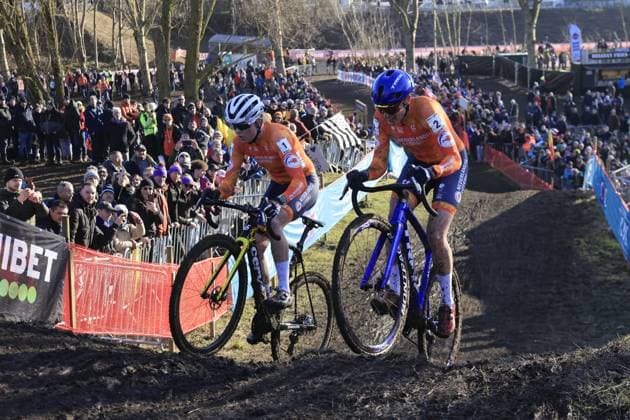 2025 cyclo-cross world championships - Lievin, France - Women s Elite race - Van Empel Fem and Lucinda Brand during the competition during 2025 UCI Cyclo-Cross World Championships, Cyclocross race in Lievin, France, February 01 2025  Copyright: xStefanoxCavasino IPAxSportx xipa-agency.netx xx IPA_53529327 IPA_Agency_IPA53529327