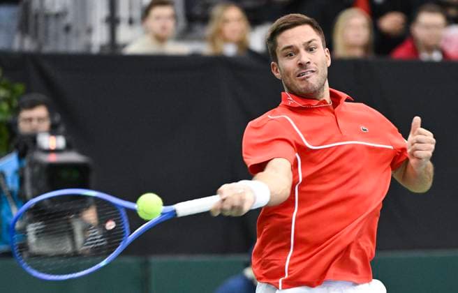 February 1, 2025, Montreal, Pq, Canada: Alexis Galarneau, of Canada, plays a shot to Fabian Marozsan, of Hungary, during their Davis Cup qualifying tennis match in Montreal on Saturday, February 1, 2025. Alexis Galarneau, Fabian Marozsan, - ZUMAc35_ 20250201_zaf_c35_016 Copyright: xGrahamxHughesx