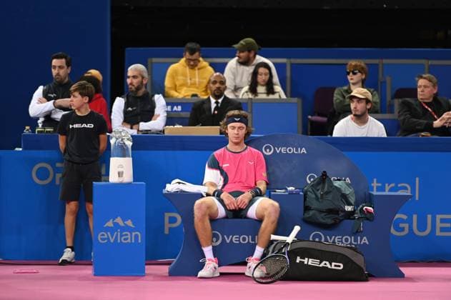 TENNIS : Open Sud de France ATP, Tennis Herren 250 - 01 02 2025 MONTPELLIER, FRANCE - 01 FEVRIER : Meditation 1 Andrey RUBLEV lors de la demi-finale du tournoi Open Sud de France ATP 250 contre Q Aleksandar KOVACEVIC (USA) a Montpellier le 1er fÃ vrier 2025. France  Copyright: xValentinaxClaretx