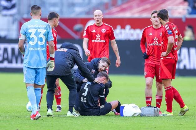 01 02 2025, Football, Fortuna Düsseldorf SSV Ulm 1846, 2 Fußball Bundesliga, 20 Matchday, Merkur Spiel Arena, Season 2024 2025 Johannes Reichert SSV Ulm 5 must be medically treated DFB regulations prohibit any use of photographs as image sequences and or quasi video North Rhine-Westphalia Germany