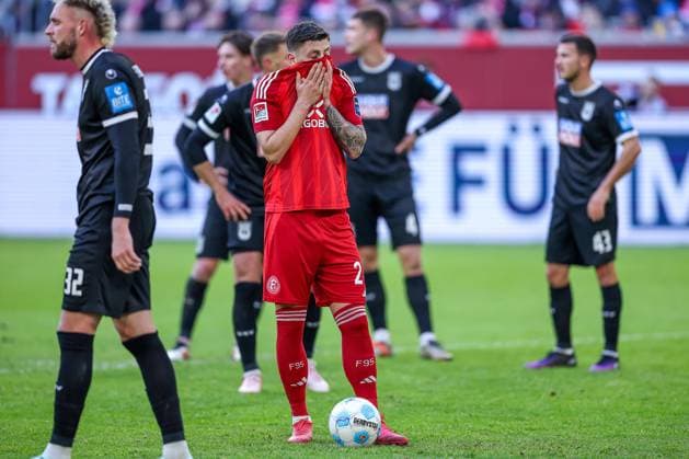 01 02 2025, Football, Fortuna Düsseldorf SSV Ulm 1846, 2 Fußball Bundesliga, 20 Matchday, Merkur Spiel Arena, Season 2024 2025 Dawid Kownacki Fortuna Düsseldorf 24 focused in front of the penalty DFB regulations prohibit any use of photographs as image sequences and or quasi video North Rhine-Westphalia Germany