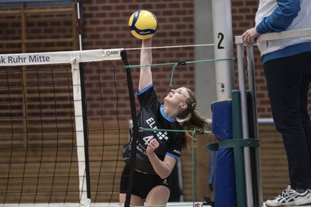 Volleyball Regionalliga in Gladbeck FOR EDITORIAL PURPOSES ONLY EDITORIAL USE ONLY p Nr 4 Hanna Bittner smashing Volleyball Regionalliga TV Gladbeck MTV Köln on Saturday, February 01, 2025 in Gladbeck ¨ Germany NRW Gladbeck Copyright ChristophxWojtyczka Copyright: ChristophxWojtyczka doc7z6m2bg9gvn3my5ui47 ,EDITORIAL USE ONLY Copyright: ChristophxWojtyczka