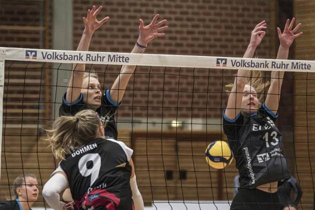 Volleyball Regionalliga in Gladbeck FOR EDITORIAL PURPOSES ONLY EDITORIAL USE ONLY p v l Linda Hillebrand and Lara Bittner at Block Volleyball Regionalliga TV Gladbeck MTV Köln on Saturday, February 01, 2025 in Gladbeck ¨ Germany NRW Gladbeck Copyright ChristophxWojtyczka Copyright: ChristophxWojtyczka doc7z6m2o4jyz4occ20ajg ,EDITORIAL USE ONLY Copyright: ChristophxWojtyczka