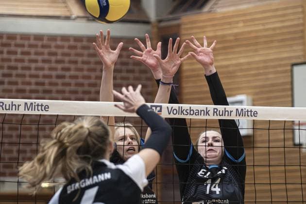 Volleyball Regionalliga in Gladbeck FOR EDITORIAL PURPOSES ONLY EDITORIAL USE ONLY p v l Linda Hillebrand and Maren Vierhaus at Block Volleyball Regionalliga TV Gladbeck MTV Köln on Saturday, February 01, 2025 in Gladbeck ¨ Germany NRW Gladbeck Copyright ChristophxWojtyczka Copyright: ChristophxWojtyczka doc7z6m2jxrrhgw9tflawa ,EDITORIAL USE ONLY Copyright: ChristophxWojtyczka