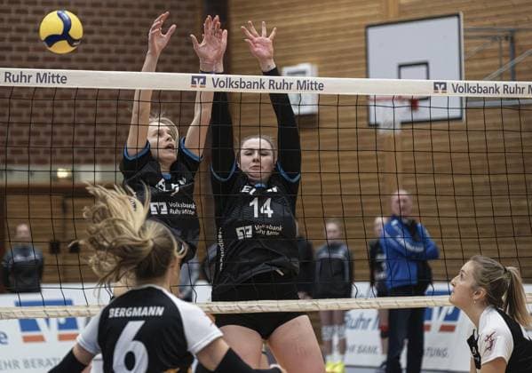 Volleyball Regionalliga in Gladbeck FOR EDITORIAL PURPOSES ONLY EDITORIAL USE ONLY p v l Linda Hillebrand and Maren Vierhaus at Block Volleyball Regionalliga TV Gladbeck MTV Köln on Saturday, February 01, 2025 in Gladbeck ¨ Germany NRW Gladbeck Copyright ChristophxWojtyczka Copyright: ChristophxWojtyczka doc7z6m2k4pp941dd0n39lj ,EDITORIAL USE ONLY Copyright: ChristophxWojtyczka