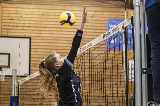Volleyball Regionalliga in Gladbeck FOR EDITORIAL PURPOSES ONLY p left Ellen Plonowski at the net Volleyball Regionalliga TV Gladbeck MTV Köln on Saturday, February 01, 2025 in Gladbeck ¨ Germany NRW Gladbeck Copyright ChristophxWojtyczka Copyright: ChristophxWojtyczka doc7z6m2um3cv61daaomk8h ,EDITORIAL USE ONLY Copyright: ChristophxWojtyczka