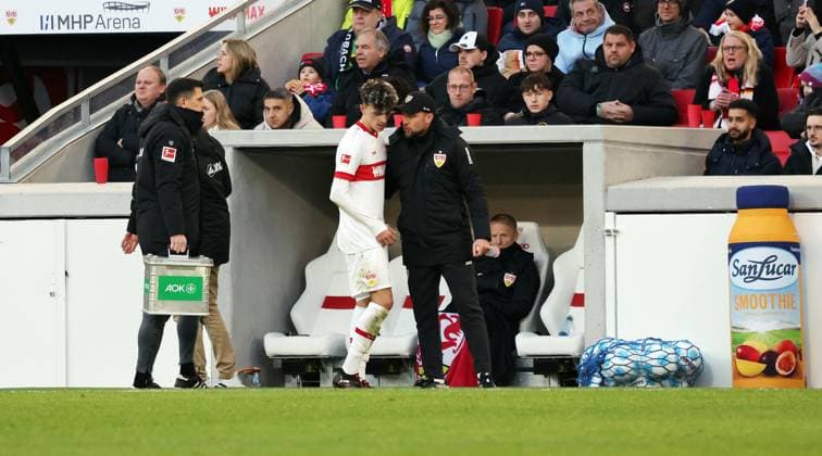 01 02 25 VfB Stuttgart Borussia Mönchengladbach Germany, Stuttgart, 01 02 2025, Football, Bundesliga, VfB Stuttgart Borussia Mönchengladbach v l Ameen Al Dakhil VfB Stuttgart , Sebastian Hoeneß Coach VfB Stuttgart