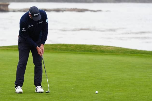 PEBBLE BEACH, CA - FEBRUARY 01: PGA, Golf Herren golfer Sepp Straka makes a birdie putt on the 18th hole during the third round of the AT&T Pebble Beach Pro AM on February 1, 2025, at Pebble Beach Golf Links in Pebble Beach, California. (Photo by Brian Spurlock Icon Sportswire) GOLF: FEB 01 PGA AT&T Pebble Beach Pro-Am EDITORIAL USE ONLY Icon25020112