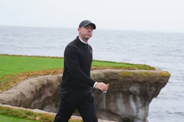PEBBLE BEACH, CA - FEBRUARY 01: PGA, Golf Herren golfer Rory McIlroy walks the 18th hole during the third round of the AT&T Pebble Beach Pro AM on February 1, 2025, at Pebble Beach Golf Links in Pebble Beach, California. (Photo by Brian Spurlock Icon Sportswire) GOLF: FEB 01 PGA AT&T Pebble Beach Pro-Am EDITORIAL USE ONLY Icon25020122