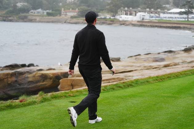 PEBBLE BEACH, CA - FEBRUARY 01: PGA, Golf Herren golfer Rory McIlroy walks the 18th hole during the third round of the AT&T Pebble Beach Pro AM on February 1, 2025, at Pebble Beach Golf Links in Pebble Beach, California. (Photo by Brian Spurlock Icon Sportswire) GOLF: FEB 01 PGA AT&T Pebble Beach Pro-Am EDITORIAL USE ONLY Icon25020123