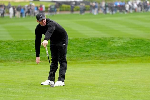 PEBBLE BEACH, CA - FEBRUARY 01: PGA, Golf Herren golfer Rory McIlroy reacts after missing an eagle putt on the 18th hole during the third round of the AT&T Pebble Beach Pro AM on February 1, 2025, at Pebble Beach Golf Links in Pebble Beach, California. (Photo by Brian Spurlock Icon Sportswire) GOLF: FEB 01 PGA AT&T Pebble Beach Pro-Am EDITORIAL USE ONLY Icon25020126