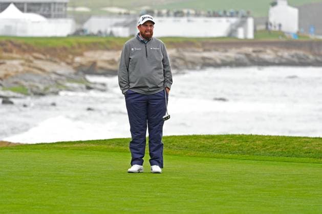 PEBBLE BEACH, CA - FEBRUARY 01: PGA, Golf Herren golfer Shane Lowry waits to putt on the 18th hole during the third round of the AT&T Pebble Beach Pro AM on February 1, 2025, at Pebble Beach Golf Links in Pebble Beach, California. (Photo by Brian Spurlock Icon Sportswire) GOLF: FEB 01 PGA AT&T Pebble Beach Pro-Am EDITORIAL USE ONLY Icon25020134