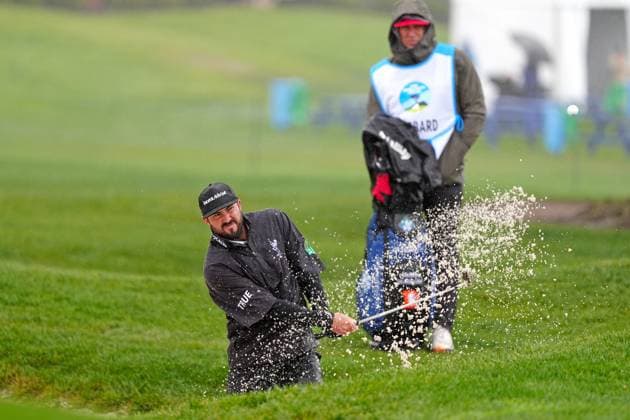 PEBBLE BEACH, CA - FEBRUARY 01: PGA, Golf Herren golfer Mark Hubbard plays a shot out of a sand trap on the 18th hole during the third round of the AT&T Pebble Beach Pro AM on February 1, 2025, at Pebble Beach Golf Links in Pebble Beach, California. (Photo by Brian Spurlock Icon Sportswire) GOLF: FEB 01 PGA AT&T Pebble Beach Pro-Am EDITORIAL USE ONLY Icon25020158
