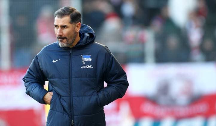 Cristian Fiel Trainer Hertha Berlin , 2.Bundesliga , Jahn Regensburg-Hertha Berlin , Fußball , in den Jahnstadion , Regensburg , Bayern , Deutschland . Februar 01, 2025 . Photo by: Davide Elias Ipa Photo Pressefoto DENL Copyright: xDavidexEliasx
