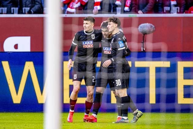 Soccer Men 2 Bundesliga 20 Matchday Season 2024 2025 Fortuna Düsseldorf vs SSV Ulm 1846 Football 01 02 25 Goal celebration after the goal to equalize 1 1 for Ulm v l 29 Semir Telalovic SSV Ulm 1846 Football , scorer 16 Aaron Keller SSV Ulm 1846 Football , 30 Maurice Krattenmacher SSV Ulm 1846 Football DFL regulations prohibit any use of photographs as image sequences and or quasi video Düsseldorf Merkur Spiel Arena Nordrheinwestfalen Germany