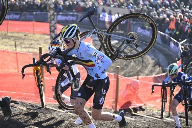 2025 UCI Cyclo-Cross WC - Men Junior LIEVIN, FRANCE - FEBRUARY 02 : Vanden Eynde Mats (BEL) in action during the 2025 UCI Cyclo-Cross World Championships for Men Junior on February 02, 2025 in Lievin, France, 02 02 2025 Lievin France  Copyright: xNicoxVereeckenx