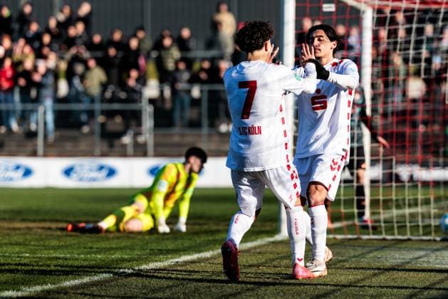 A Junioren Bundesliga U19 Hauptrunde 1 FC Köln U19 FC Bayern München U19 02 02 2025 Justin Kai von der Hitz cheers for 1 1 1 1 FC Köln U19, 7 A Junioren Bundesliga U19 DFB Nachwuchsliga Hauptrunde Liga A Gruppe A 24 25 1 FC Köln U19 FC Bayern München U19, Köln, Franz Kremer Stadion DFB REGULATIONS PROHIBIT ANY USE OF PHOTOGRAPHS AS IMAGE SEQUENCES AND OR QUASI VIDEO Copyright: xBEAUTIFULxSPORTS Wunderlx