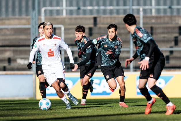A Junioren Bundesliga U19 Hauptrunde 1 FC Köln U19 FC Bayern München U19 02 02 2025 Keyhan Sancarbarlaz 1 FC Köln U19, 8 am Ball A Junioren Bundesliga U19 DFB Nachwuchsliga Hauptrunde Liga A Gruppe A 24 25 1 FC Köln U19 FC Bayern München U19, Köln, Franz Kremer Stadion DFB REGULATIONS PROHIBIT ANY USE OF PHOTOGRAPHS AS IMAGE SEQUENCES AND OR QUASI VIDEO Copyright: xBEAUTIFULxSPORTS Wunderlx