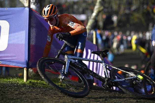 Dutch Cas Timmermans pictured in action during the junior men competition of the UCI cyclocross World Championship, WM, Weltmeisterschaft in Lievin, France, Sunday 02 February 2025. The world championships are taking place from 31 January until 02 February. JASPERxJACOBS  x111631793x