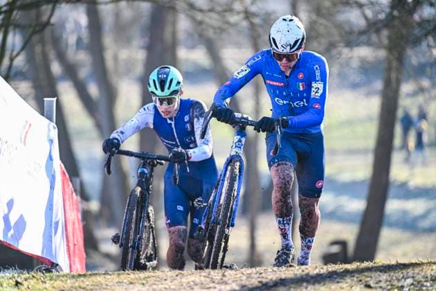 2025 UCI Cyclo-Cross WC - Men Junior LIEVIN, FRANCE - FEBRUARY 02 : Bruyere Joumard Soren (FRA) , Agostinacchio Mattia (ITA) in action during the 2025 UCI Cyclo-Cross World Championships for Men Junior on February 02, 2025 in Lievin, France, 02 02 2025 Lievin France  Copyright: xNicoxVereeckenx