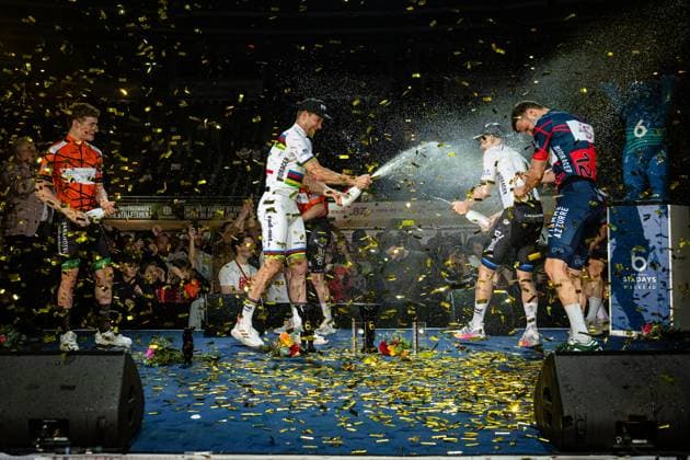 HEIJNEN Philip, HAVIK Yoeri, KLUGE Roger, REINHARDT Theo, VIVIANI Elia, SCARTEZZINI Michele Six Day Berlin 2025 Team 2 HEIJNEN Philip NED Black HAVIK Yoeri NED Red Second Place Team 1 KLUGE Roger GER Red REINHARDT Theo GER Black Winner First Place Team 12 VIVIANI Elia ITA Black SCARTEZZINI Michele ITA Red Third Place Award Ceremony Medal Ceremony Podium Landscape horizontal Landscape Event Event Six Day Berlin 2025 Category Category Cycling Track Cycling Sixdays Elite Men Location Location Europe Germany Berlin Velodrom Berlin Discipline Madison Distance m Date Date 01 02 2025 Saturday Day 2
