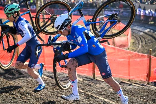 2025 UCI Cyclo-Cross WC - Men Junior LIEVIN, FRANCE - FEBRUARY 02 : Agostinacchio Mattia (ITA) in action during the 2025 UCI Cyclo-Cross World Championships for Men Junior on February 02, 2025 in Lievin, France, 02 02 2025 Lievin France  Copyright: xNicoxVereeckenx