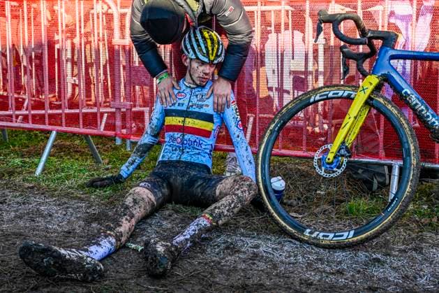 Sport Bilder des Tages 2025 UCI Cyclo-Cross WC - Men Junior LIEVIN, FRANCE - FEBRUARY 02 : Lejeune Giel (BEL) after the race during the 2025 UCI Cyclo-Cross World Championships for Men Junior on February 02, 2025 in Lievin, France, 02 02 2025 Lievin France  Copyright: xNicoxVereeckenx