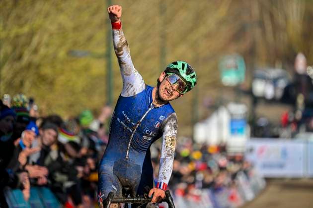 2025 UCI Cyclo-Cross WC - Men Junior LIEVIN, FRANCE - FEBRUARY 02 : Bruyere Joumard Soren (FRA) at the finish line during the 2025 UCI Cyclo-Cross World Championships for Men Junior on February 02, 2025 in Lievin, France, 02 02 2025 Lievin France  Copyright: xNicoxVereeckenx
