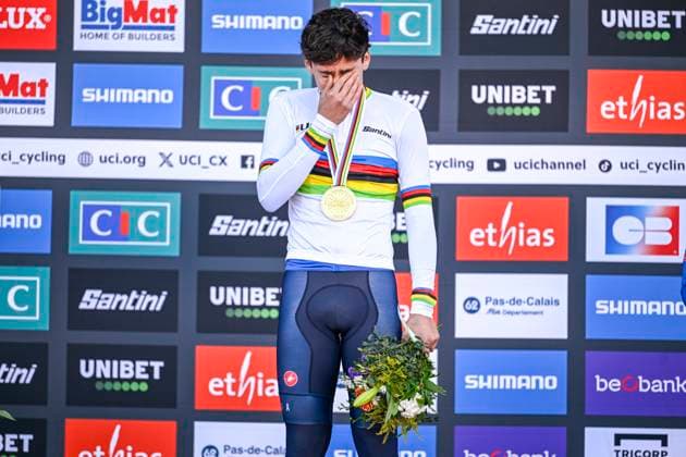 2025 UCI Cyclo-Cross WC - Men Junior LIEVIN, FRANCE - FEBRUARY 02 : Agostinacchio Mattia (ITA) on the podium during the 2025 UCI Cyclo-Cross World Championships for Men Junior on February 02, 2025 in Lievin, France, 02 02 2025 Lievin France  Copyright: xNicoxVereeckenx