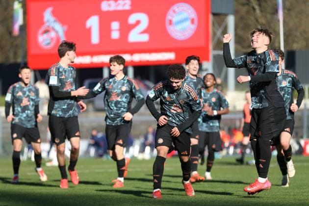 Jussef Nasrawe FC Bayern Muenchen celebrates after scoring his team s third goal with teammates during the U19 DFB Nachwuchsliga Hauptrunde A Liga A match between 1 FC Köln U19 and FC Bayern Muenchen U19, Franz Kremer Stadion on February 02, 2025 in Cologne, Germany, Germany Photo by Oliver Kaelke DeFodi Images Jussef Nasrawe FC Bayern Muenchen celebrates after scoring his team s third goal with teammates during the U19 DFB Nachwuchsliga Hauptrunde A Liga A match between 1 FC Köln U19 and FC Bayern Muenchen at Franz Kremer Stadion on February 2, 2025 in Cologne, Germany Photo by Oliver Kaelke DeFodi Images Photo by Oliver Kaelke DeFodi Images Defodi 678 2025 02 02 OK FCKFCB 0922 Defodi-678