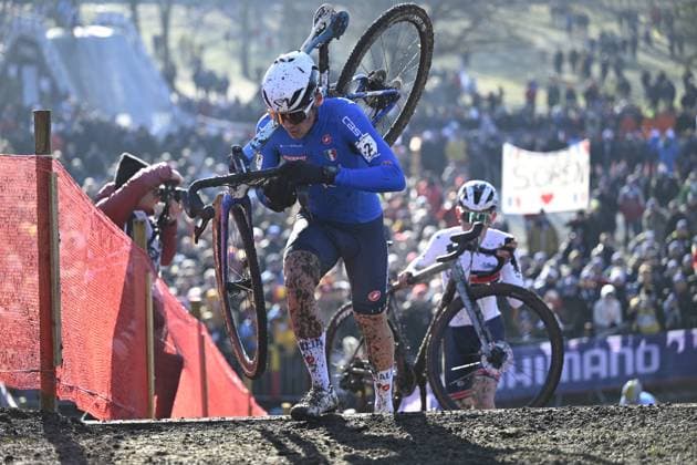 2025 UCI Cyclo-Cross WC - Men Junior LIEVIN, FRANCE - FEBRUARY 02 : Agostinacchio Mattia (ITA) in action during the 2025 UCI Cyclo-Cross World Championships for Men Junior on February 02, 2025 in Lievin, France, 02 02 2025 Lievin France  Copyright: xNicoxVereeckenx