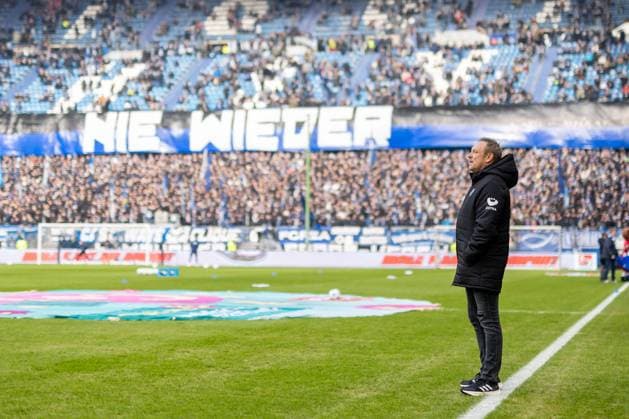 Hamburg, February 2, 2025 Football, 2 Bundesliga 2024 25, Hamburger SV Hannover 96 Andre Breitenreiter Hannover 96, Coach DFL REGULATIONS PROHIBIT ANY USE OF PHOTOGRAPHS AS IMAGE SEQUENCES AND OR QUASI VIDEO