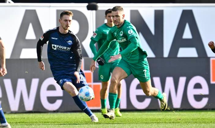 02 02 2025 Soccer Season 2024 2025 2 Soccer Bundesliga 20 Matchday SC Paderborn 07 SCP SpVgg Greuther Fürth Kleeblatt Sportfoto Zink xwoxzix DFL regulations prohibit any use of photographs as image sequences and or quasi video only for editorial use Tjark Scheller 25, SC Paderborn 07 Dennis Srbeny 7, SpVgg Greuther Fürth