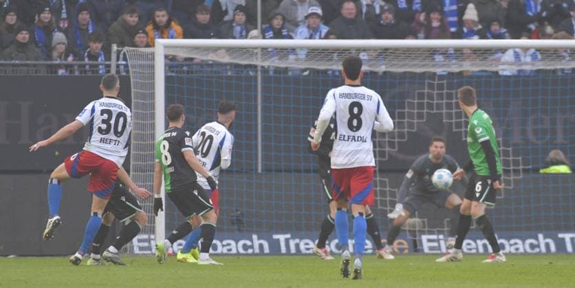 02 02 2025, xblx, Fußball 2 Bundesliga, Hamburger SV Hannover 96 v l Silvan Hefti Hamburger SV , Goal scored, Tor zum 1 0 DFL DFB REGULATIONS PROHIBIT ANY USE OF PHOTOGRAPHS as IMAGE SEQUENCES and or QUASI VIDEO Hamburg