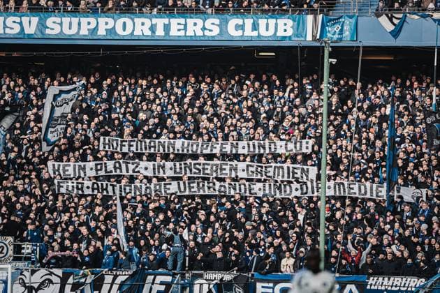 Soccer Men Season 2024 2025 2 Football Bundesliga 20 Matchday Hamburger SV vs Hannover 96 02 02 2025 HSV Fans with a banner Hoffmann Hopen and Co No place in our committees for shareholders associations and the media Hamburg Volksparkstadion Hamburg Germany
