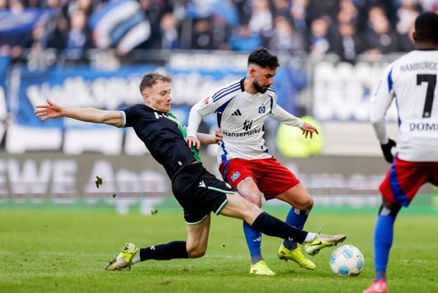 Hamburg, February 2, 2025 Football, 2 Bundesliga 2024 25, Hamburger SV Hannover 96 Jannik Dehm Hannover 96, 20 , Marco Richter Hamburger SV, 20 DFL REGULATIONS PROHIBIT ANY USE OF PHOTOGRAPHS AS IMAGE SEQUENCES AND OR QUASI VIDEO